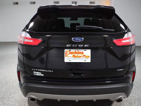 Used 2021 Ford Edge Titanium image 8