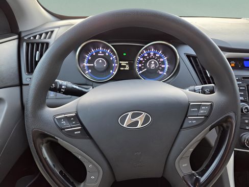 Used 2012 Hyundai Sonata GLS image 19