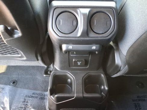 Used 2025 Jeep Wrangler Unlimited Rubicon image 16