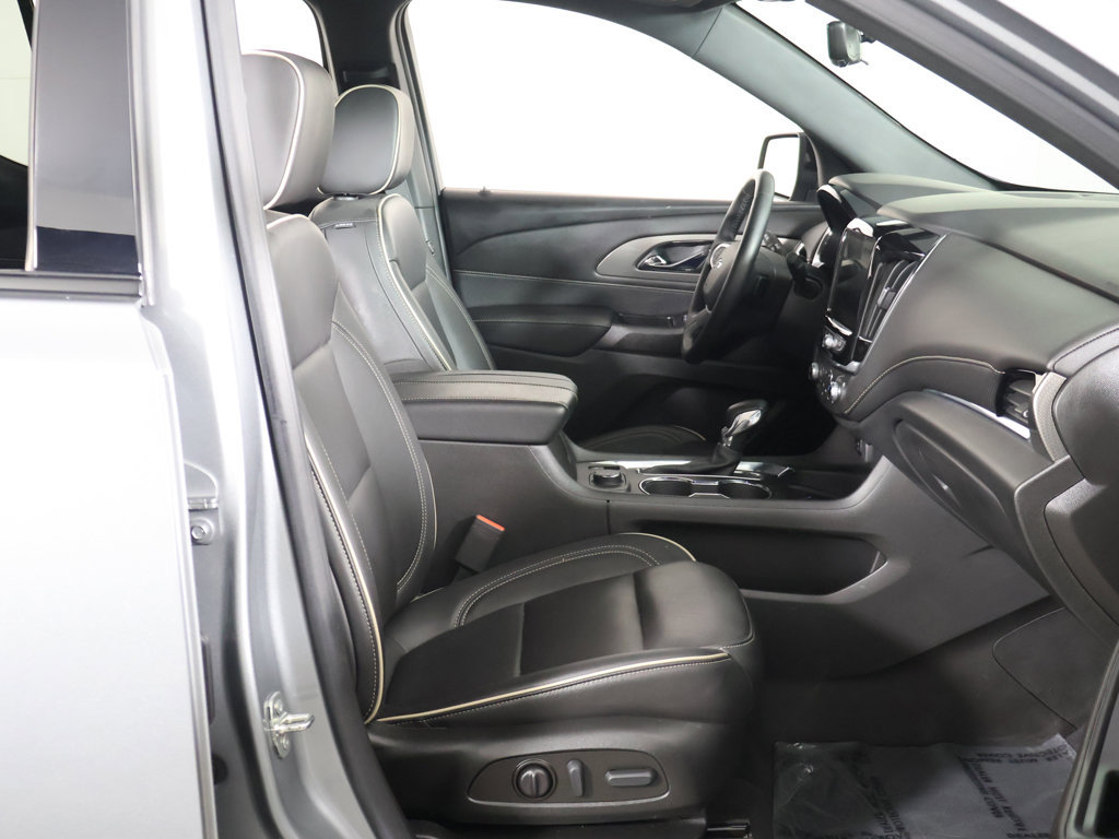 Used 2023 Chevrolet Traverse Premier w/ Redline Edition AWD/4WD image 34
