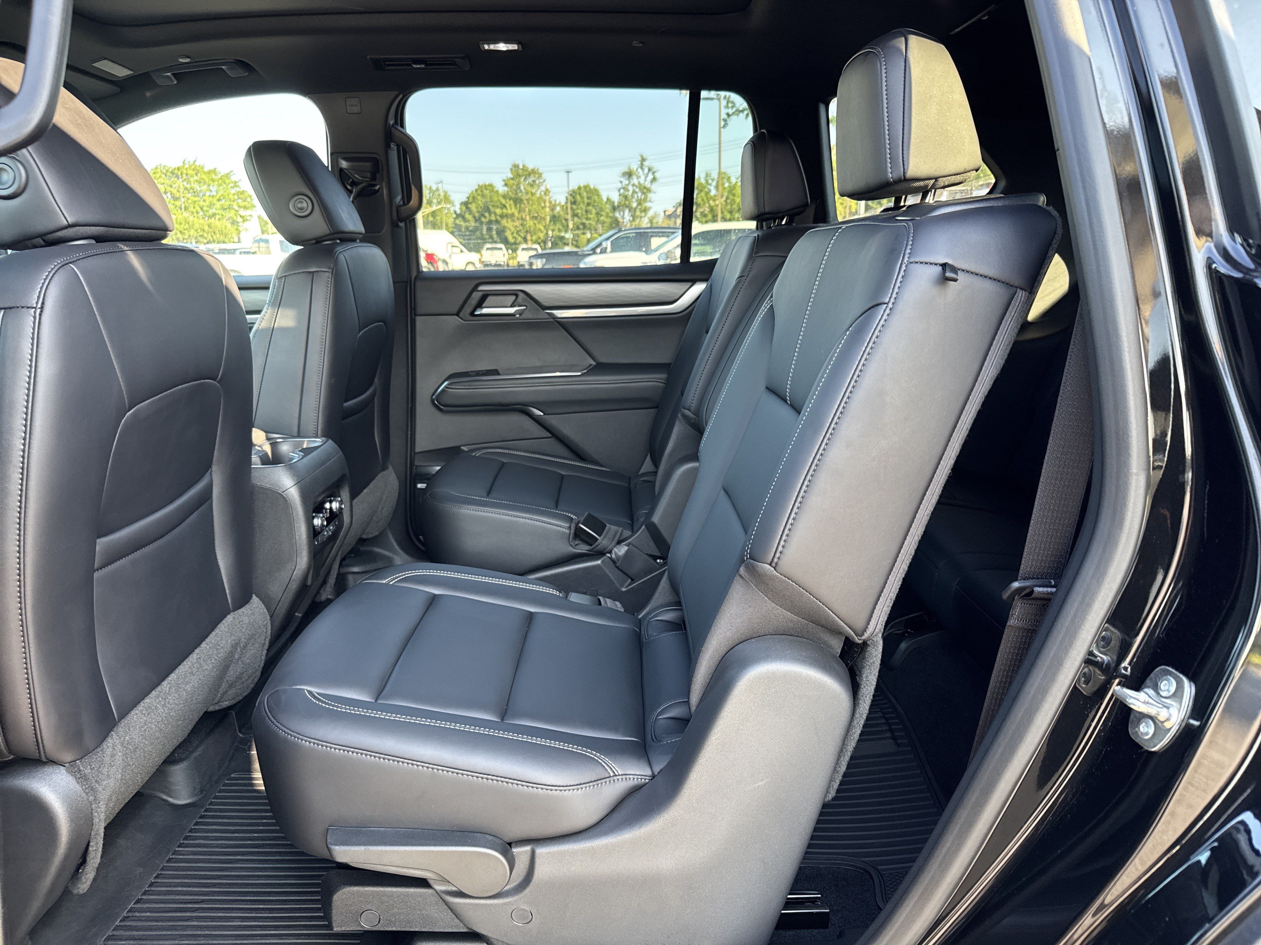 Used 2026 GMC Acadia Elevation w/ Black Edition FWD image 30
