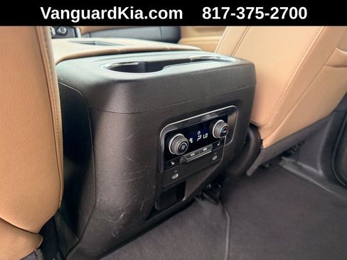 Used 2024 Chevrolet Suburban Premier AWD/4WD image 23