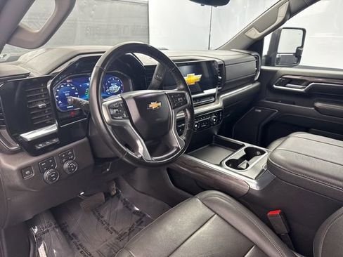 Used 2024 Chevrolet Silverado 3500 LTZ w/ LTZ Convenience Package image 12