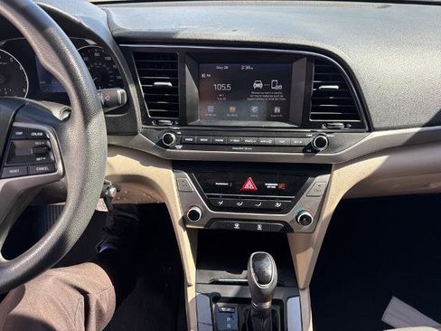 Used 2017 Hyundai Elantra SE FWD image 8