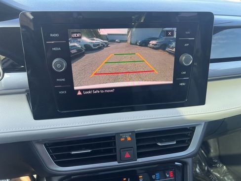 New 2025 Volkswagen Taos SEL image 27