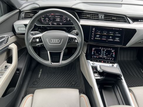 Used 2022 Audi e-tron Chronos AWD/4WD image 32