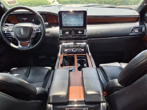 Used 2020 Lincoln Navigator Reserve AWD/4WD image 9