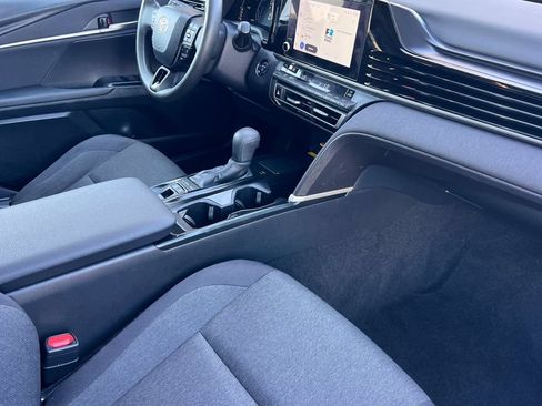 Used 2025 Toyota Camry LE FWD image 18
