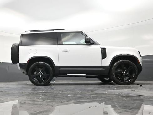 Used 2022 Land Rover Defender 90 AWD/4WD image 25