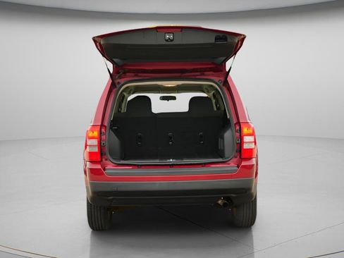 Used 2015 Jeep Patriot Sport w/ Power Value Group FWD image 11