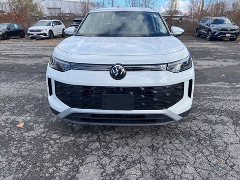 New 2026 Volkswagen Tiguan SE AWD/4WD image 2