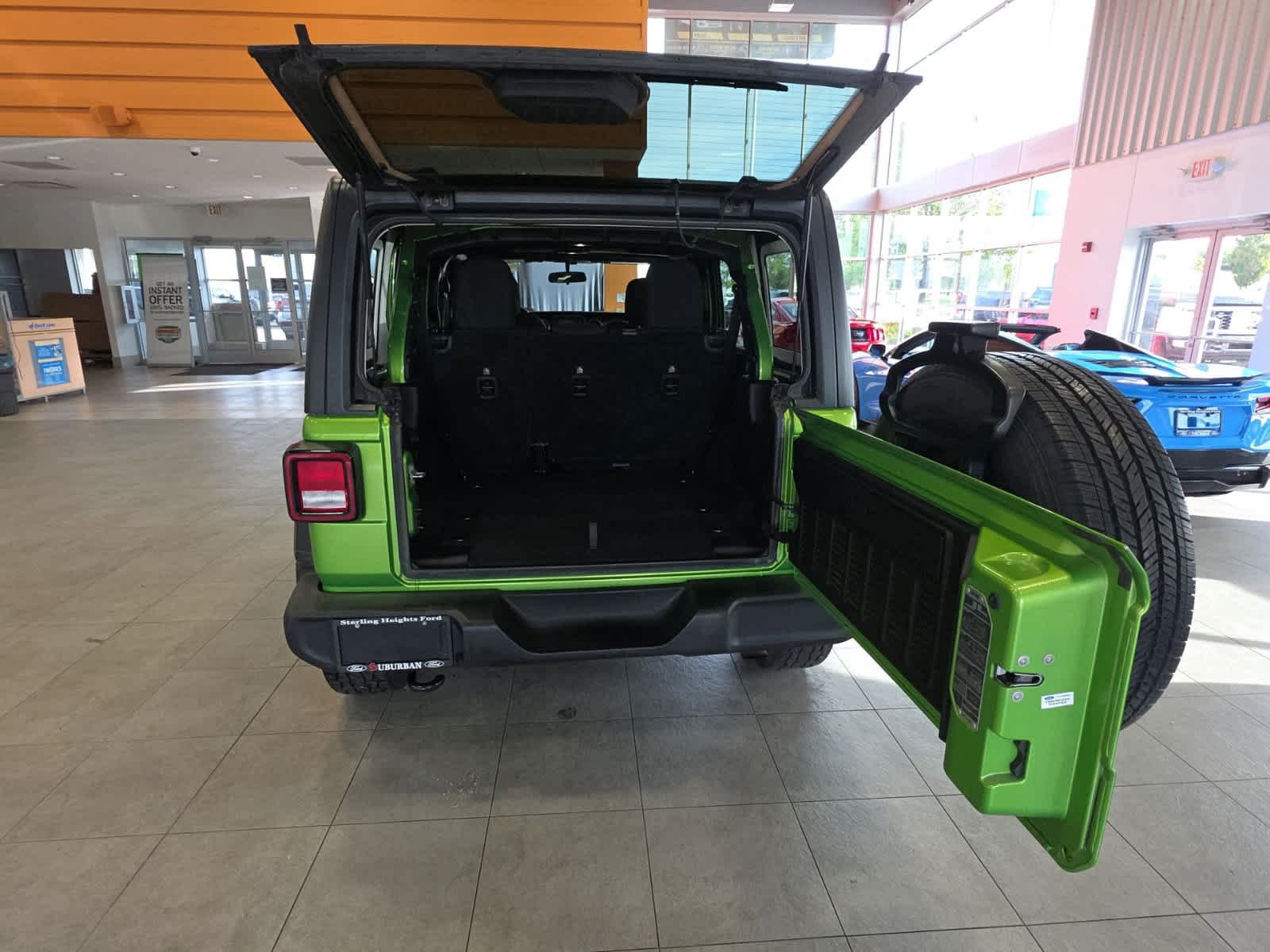 Used 2018 Jeep Wrangler Unlimited Sport AWD/4WD image 11