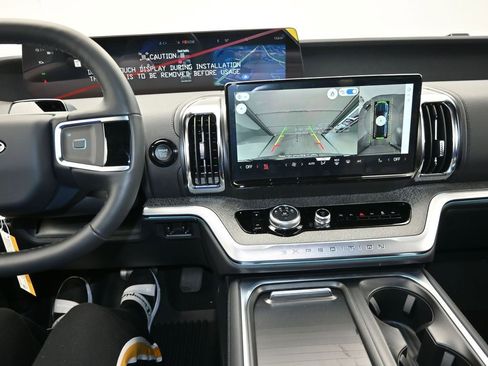 New 2026 Ford Expedition Tremor image 24