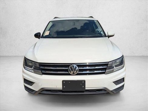 Used 2019 Volkswagen Tiguan SE w/ Panoramic Sunroof Package AWD/4WD image 2