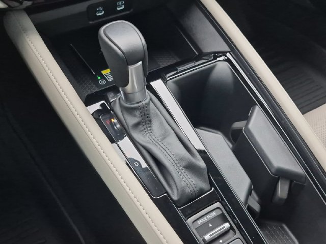 Used 2025 Honda Accord Touring image 12