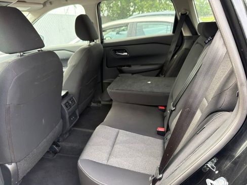 Used 2025 Nissan Rogue SV FWD image 3