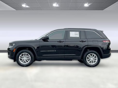 New 2025 Jeep Grand Cherokee Laredo X image 2