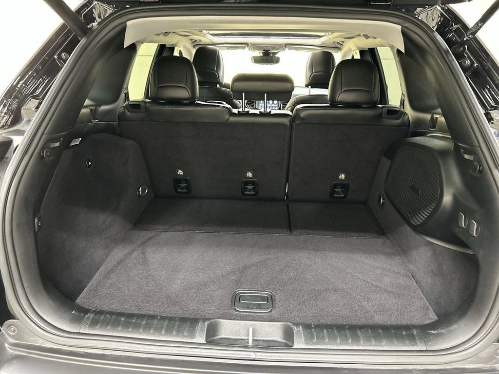 Certified 2022 Jeep Cherokee Limited w/ Elite Package AWD/4WD image 23