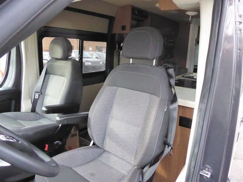 Used 2017 RAM ProMaster 3500 w/ Premium Appearance Group FWD image 16