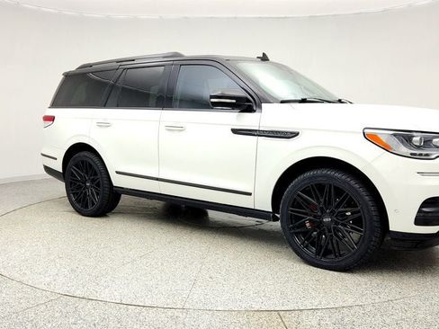 Used 2024 Lincoln Navigator Black Label AWD/4WD image 3
