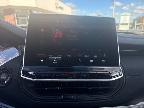 New 2026 Jeep Compass Limited image 18