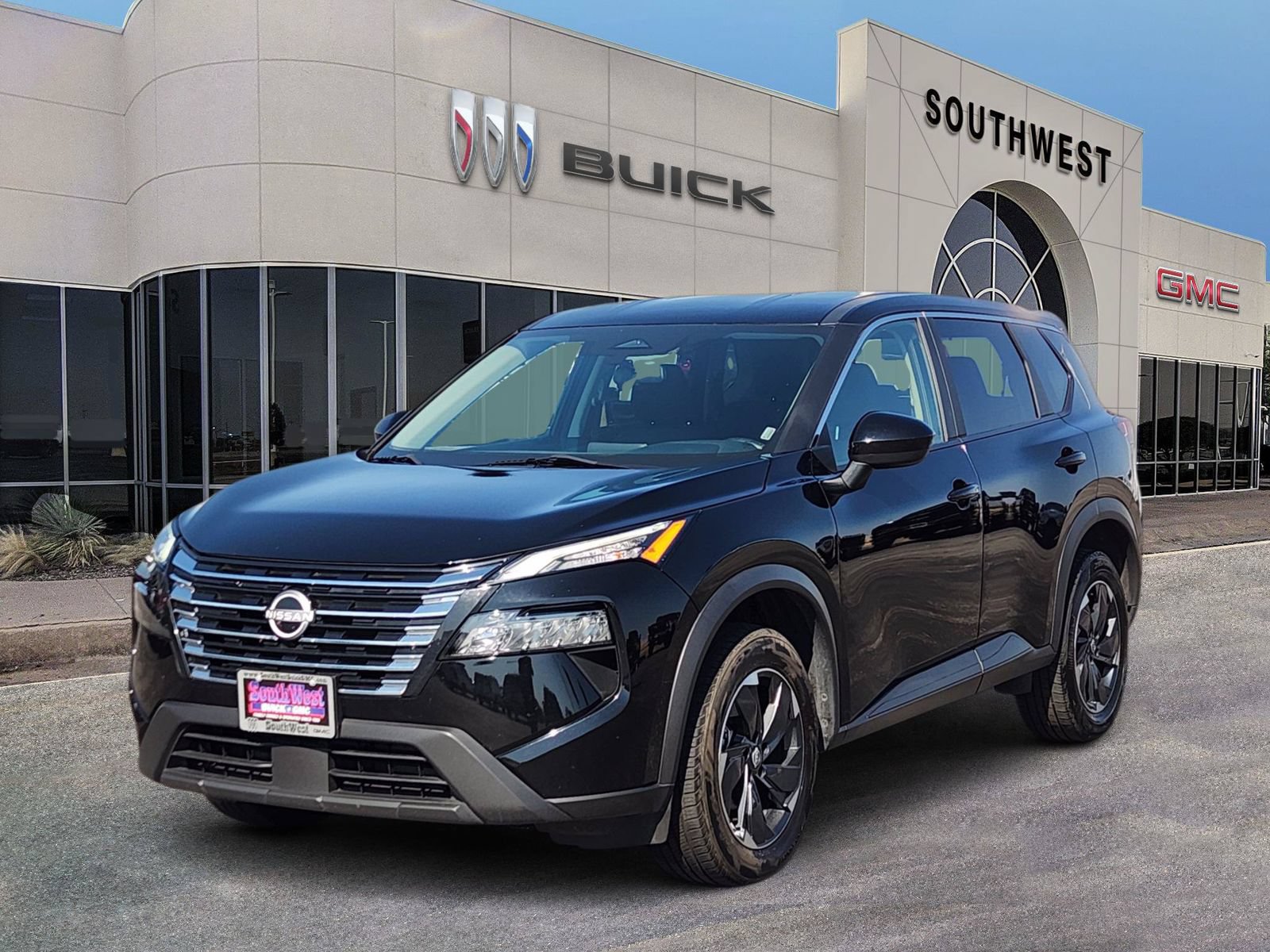 Used 2024 Nissan Rogue SV AWD/4WD image 2