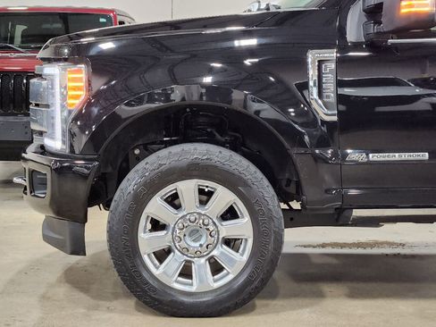 Used 2019 Ford F250 Platinum w/ Platinum Ultimate Package image 6