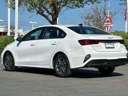 Used 2024 Kia Forte LXS image 6