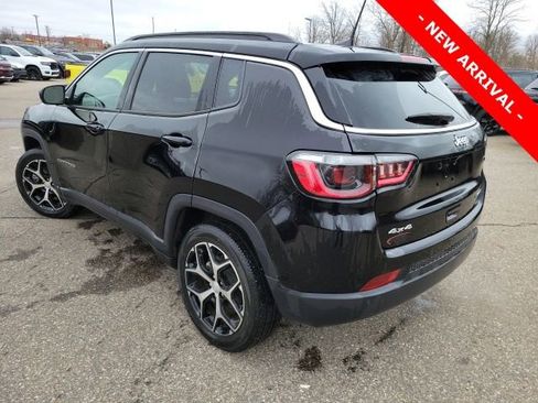 Used 2024 Jeep Compass Limited image 5