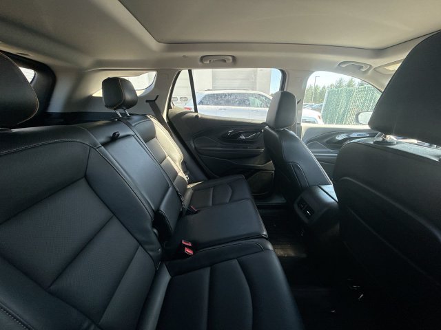 Used 2024 GMC Terrain AT4 w/ Tech Package AWD/4WD image 19