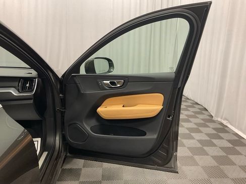 Used 2020 Volvo XC60 T5 Momentum w/ Protection Package Premier AWD/4WD image 28