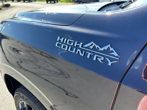 New 2026 Chevrolet Suburban High Country w/ Sun And Tow Package AWD/4WD image 12