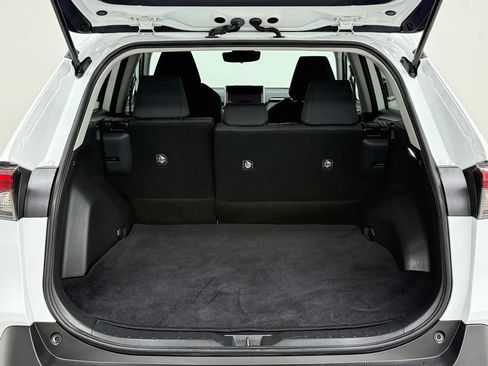 Used 2024 Toyota RAV4 LE image 40