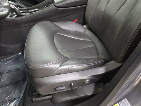 Used 2019 Buick Envision Essence image 29