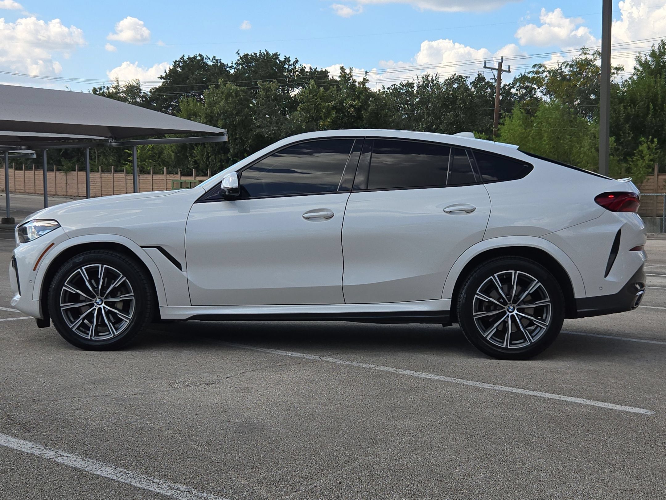 Used 2021 BMW X6 xDrive40i AWD/4WD image 6