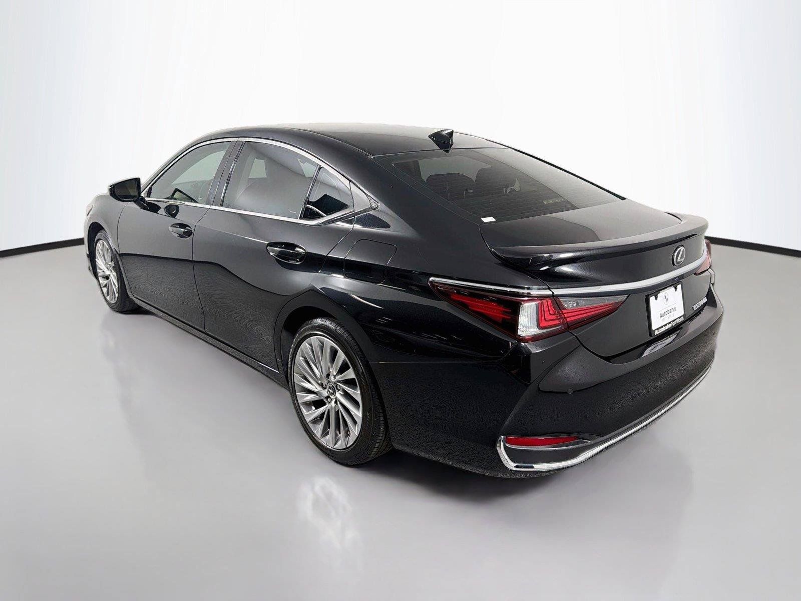 Used 2023 Lexus ES 300h Ultra Luxury w/ Accessory Package (Z2) FWD image 7