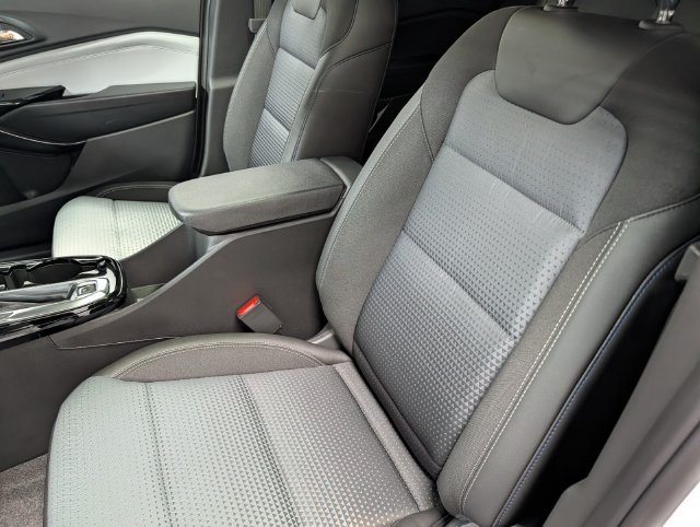 New 2026 Chevrolet Trax LT w/ Sunroof Package FWD image 10