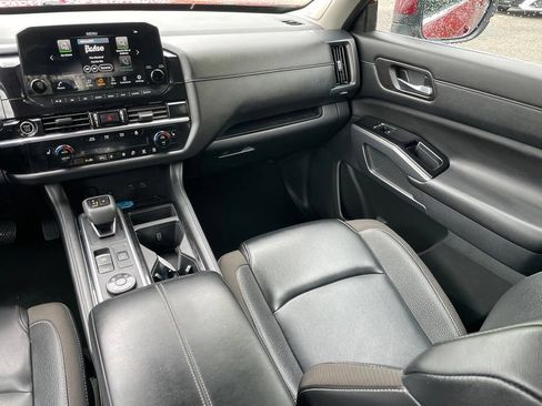 Certified 2023 Nissan Pathfinder SL w/ SL Premium Package AWD/4WD image 9
