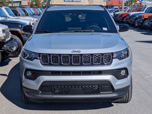 New 2026 Jeep Compass Latitude image 10