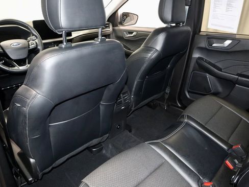 Certified 2023 Ford Escape SE w/ Class II Trailer Tow Package image 22