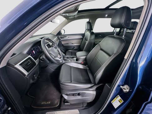 Used 2022 Volkswagen Atlas SE w/ Panoramic Sunroof Package FWD image 13