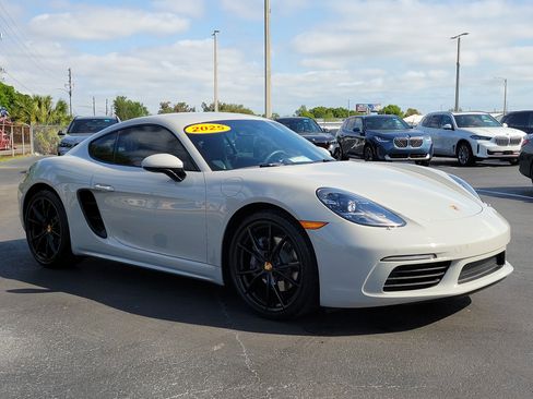 Used 2025 Porsche 718 Cayman image 2