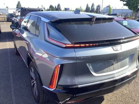 Used 2024 Cadillac Lyriq Luxury RWD image 3