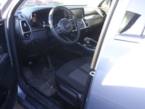 Used 2022 Kia Sorento LX image 7