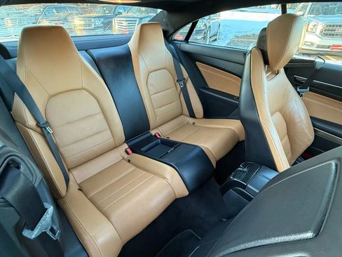 Used 2015 Mercedes-Benz E 400 E 400 4MATIC Coupe 2D image 32