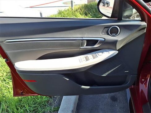 Used 2023 Hyundai Sonata Limited image 11