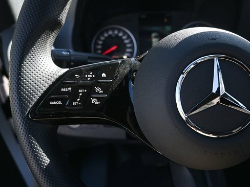 Used 2025 Mercedes-Benz Sprinter 2500 image 10