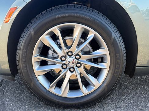 Used 2023 Buick Enclave Avenir w/ Avenir Technology Package image 9