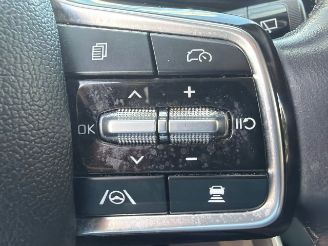 Used 2025 Kia Carnival EX FWD image 27