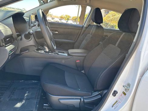 Used 2025 Nissan Sentra SV FWD image 22